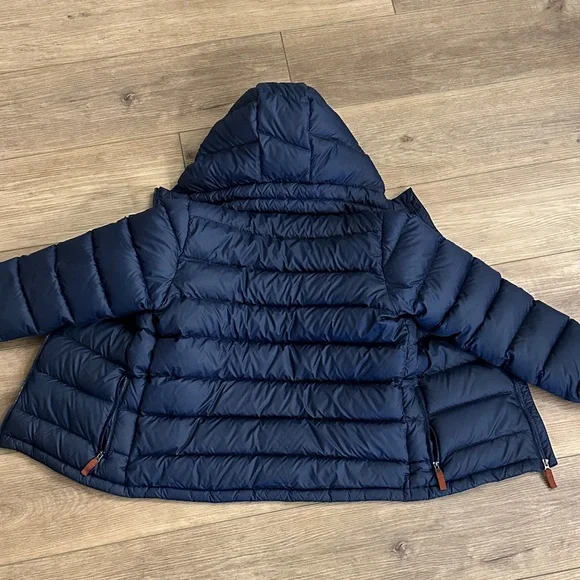 Patagonia Dark Blue Puffer Jacket with Bright Orange Interior - Picture 4 of 4